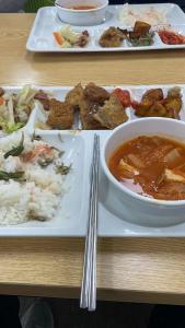 韩国制造业工作餐 